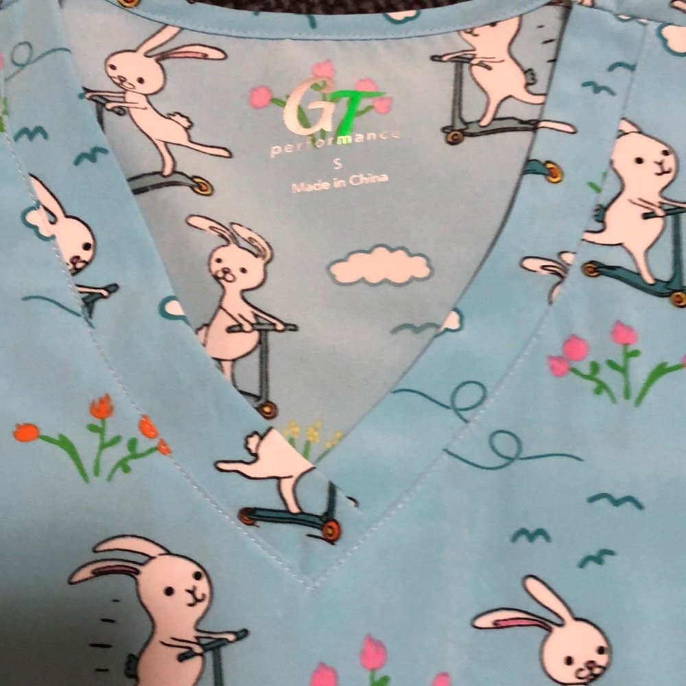 Scrub top